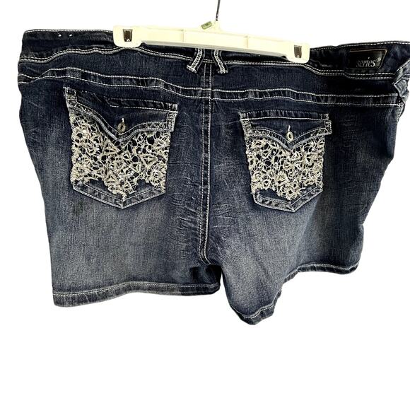 Short & Sexy Series Shorts women size 24 blue denim grunge  mom jean shorts - Picture 2 of 13
